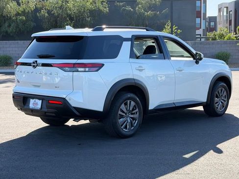 Certified 2024 Nissan Pathfinder SV FWD image 6