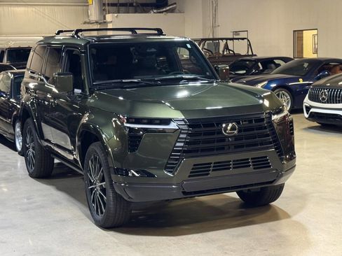 Used 2025 Lexus GX 550 w/ Accessory Package (2T) image 27