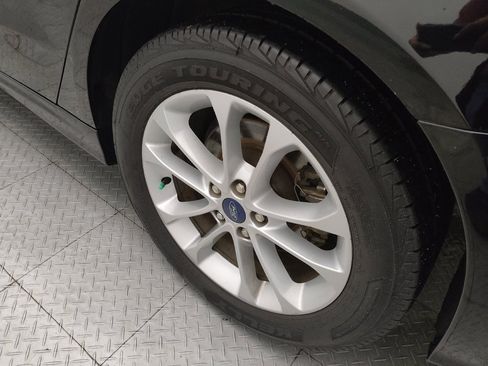 Used 2020 Ford Fusion SE FWD image 31