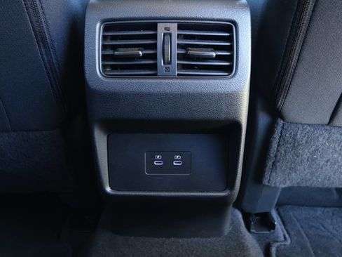 Used 2024 Nissan Rogue SV image 27