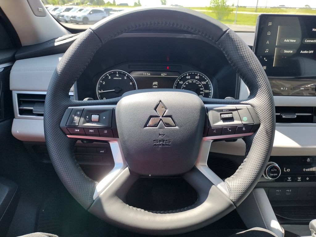 New 2026 Mitsubishi Outlander SE AWD/4WD image 6