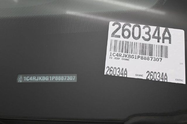 Used 2023 Jeep Grand Cherokee L Limited w/ Luxury Tech Group II AWD/4WD image 23