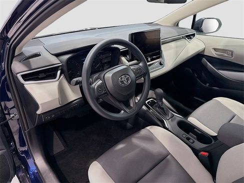 New 2025 Toyota Corolla LE image 9