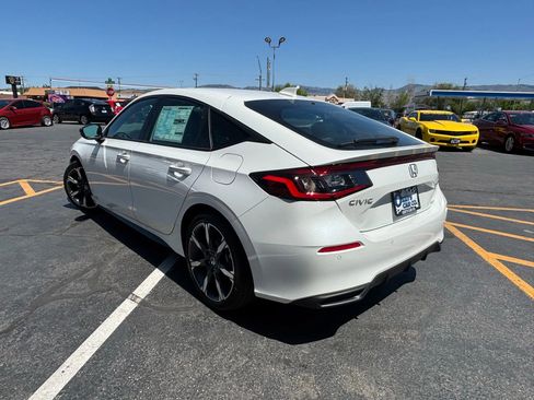 Used 2025 Honda Civic Sport Touring image 3