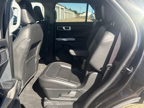 Used 2024 Ford Explorer XLT w/ Equipment Group 202A AWD/4WD image 3