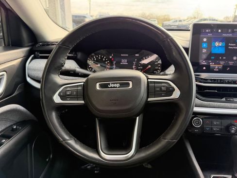 Used 2022 Jeep Compass Latitude w/ Sun and Sound Group image 13