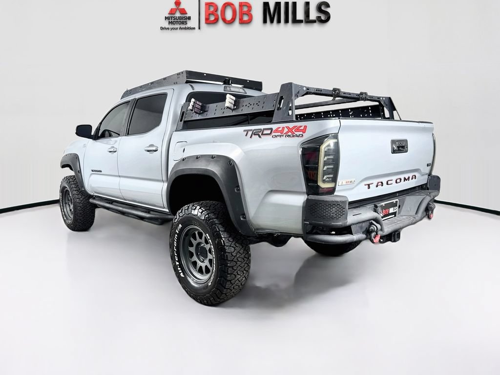 Used 2018 Toyota Tacoma TRD Off-Road AWD/4WD image 5