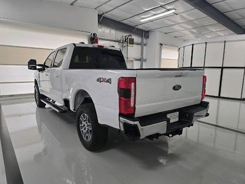Used 2024 Ford F250 Lariat w/ FX4 Off-Road Package AWD/4WD image 3