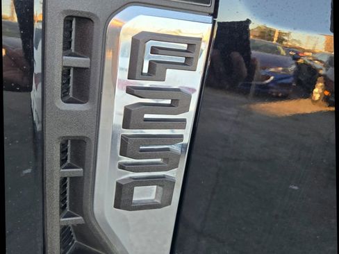 Used 2023 Ford F250 Platinum image 39