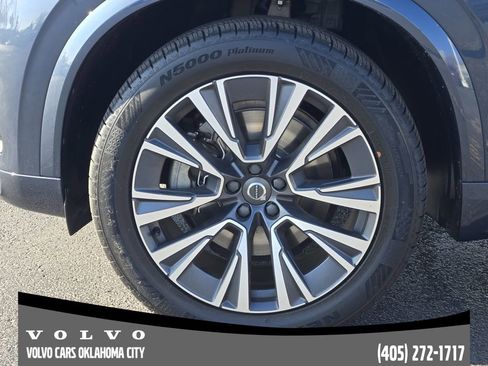 Certified 2022 Volvo XC90 T5 Momentum w/ Advanced Package image 11