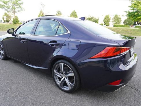 Used 2017 Lexus IS 200t w/ Premium Package RWD image 5