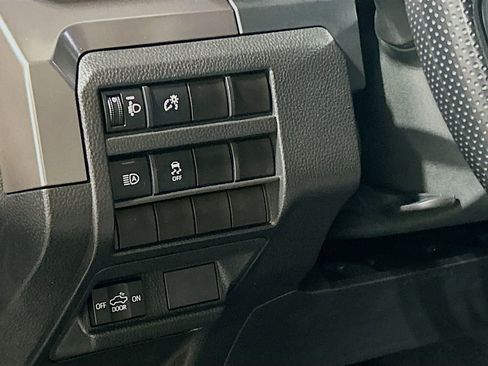 Used 2025 Toyota Tacoma SR5 image 8