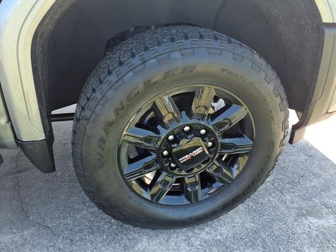 Used 2024 GMC Sierra 3500 AT4 w/ AT4 Premium Plus Package image 9