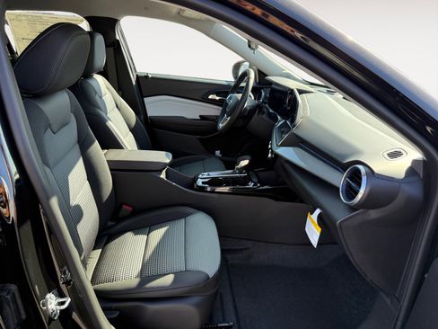 New 2026 Chevrolet Trax LT image 19