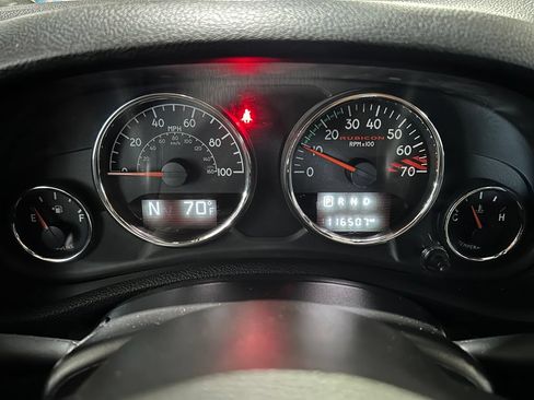 Used 2015 Jeep Wrangler Unlimited Rubicon AWD/4WD image 18