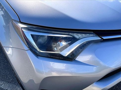 Used 2017 Toyota RAV4 LE w/ Carpet Mat Package AWD/4WD image 33