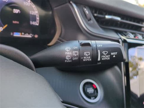 New 2025 Jeep Grand Cherokee L Altitude image 27