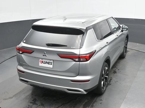 Used 2024 Mitsubishi Outlander SE AWD/4WD image 29