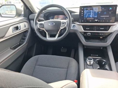 Used 2025 Ford Explorer Active RWD image 8