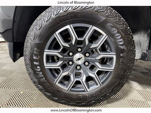 Used 2025 Chevrolet Colorado Z71 AWD/4WD image 24