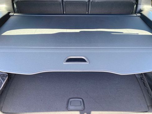 Used 2024 Mercedes-Benz GLB 250 4MATIC image 16