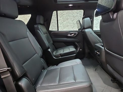 Used 2021 Chevrolet Tahoe Z71 w/ Luxury Package AWD/4WD image 14