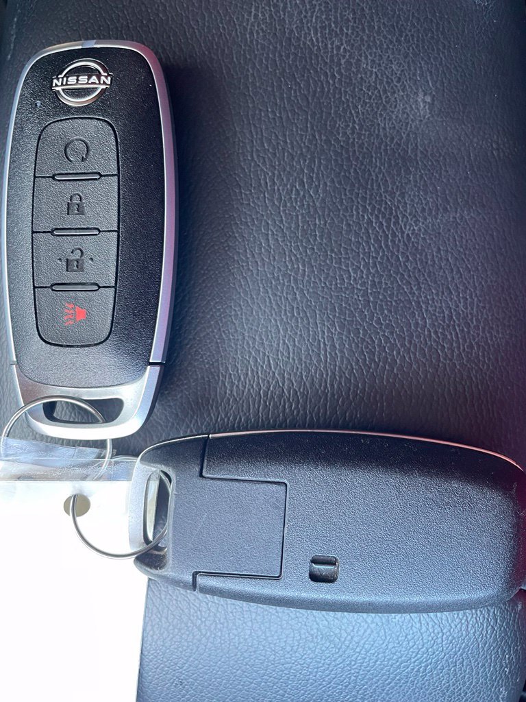 Used 2025 Nissan Kicks SV w/ SV Premium Package FWD image 17