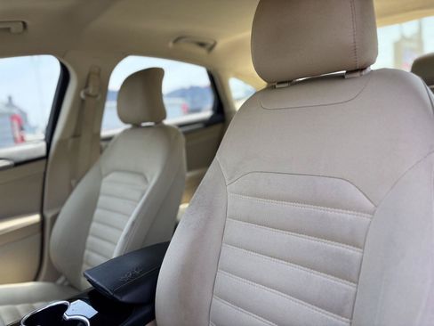 Used 2015 Ford Fusion SE FWD image 11