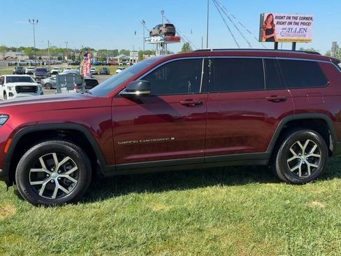 Used 2023 Jeep Grand Cherokee L Limited AWD/4WD image 2