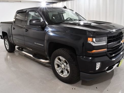 Used 2018 Chevrolet Silverado 1500 LT w/ All Star Edition AWD/4WD image 5