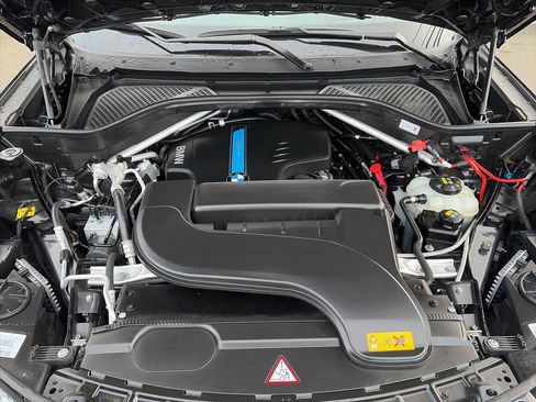 Used 2016 BMW X5 xDrive40e image 19