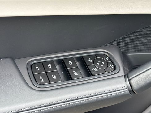 New 2026 Porsche Cayenne GTS image 13