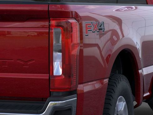 New 2026 Ford F250 XLT w/ FX4 Off-Road Package image 21