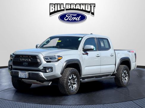 Used 2021 Toyota Tacoma TRD Off-Road w/ TRD Premium Off Road Package AWD/4WD image 7
