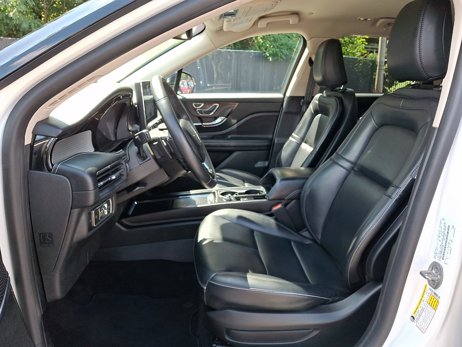Used 2023 Lincoln Corsair FWD image 13