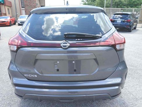 Used 2024 Nissan Kicks S image 6