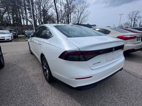 Used 2023 Honda Accord EX image 7