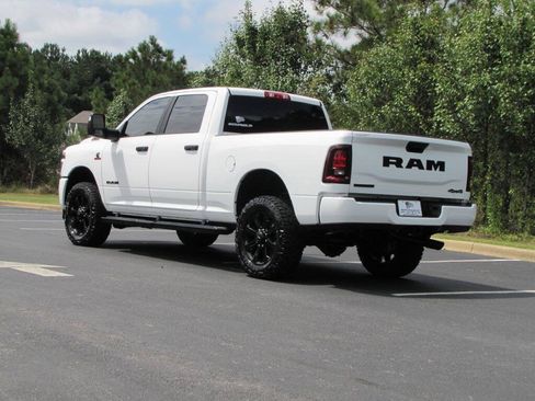 Used 2025 RAM 2500 Big Horn AWD/4WD image 7