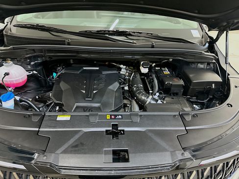 Used 2026 Kia Carnival FWD image 35