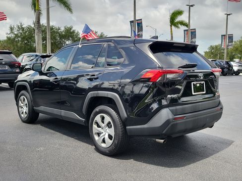 Used 2021 Toyota RAV4 LE FWD image 8
