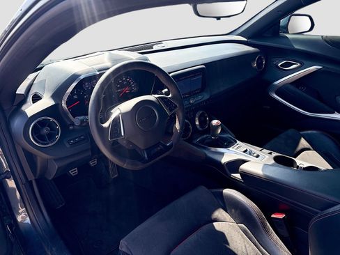Used 2019 Chevrolet Camaro ZL1 RWD image 9
