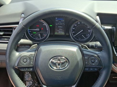 Used 2022 Toyota Camry SE w/ Convenience Package FWD image 19