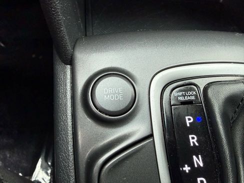 Used 2018 Hyundai Kona SE image 29