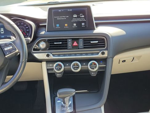 Used 2020 Genesis G70 2.0T image 19