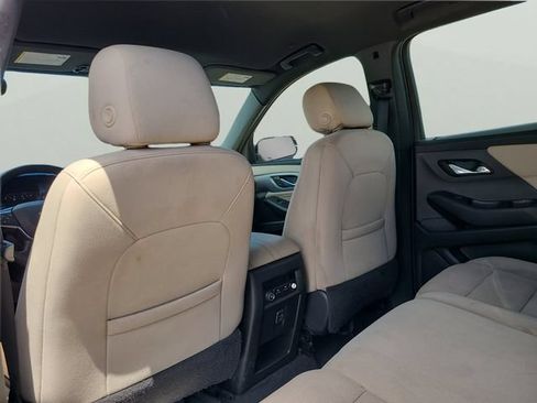 Used 2023 Chevrolet Traverse LS FWD image 8