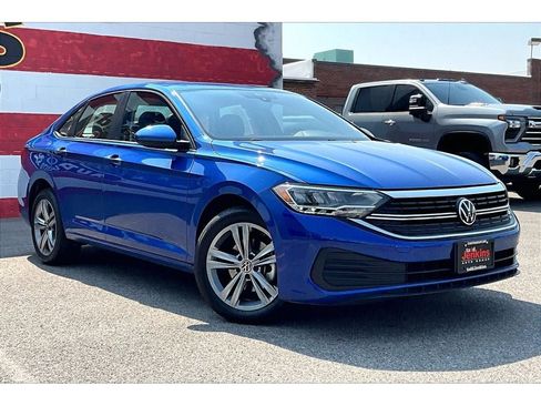 Used 2024 Volkswagen Jetta SE FWD image 12