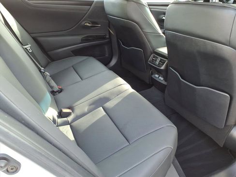 Certified 2023 Lexus ES 350 w/ Premium Package image 9