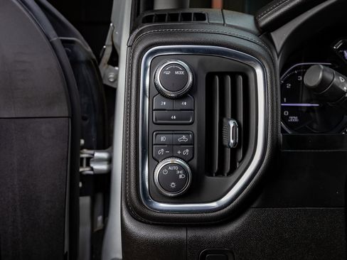 Used 2021 GMC Sierra 2500 SLE w/ SLE Value Package; image 22