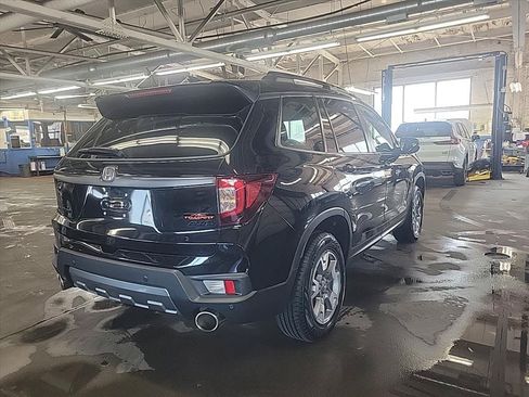 Used 2023 Honda Passport TrailSport image 5