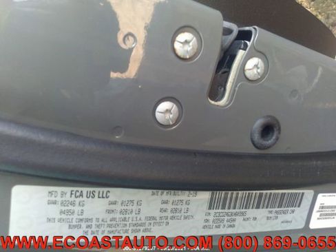 Used 2019 Dodge Challenger SXT w/ Driver Convenience Group image 9